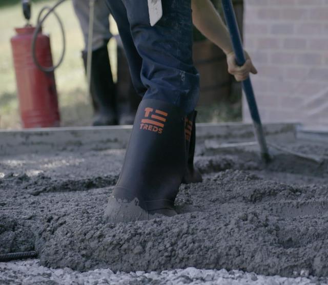 Where to find TREDS 17 SLUSH BOOT, MEDIUM in Cleveland