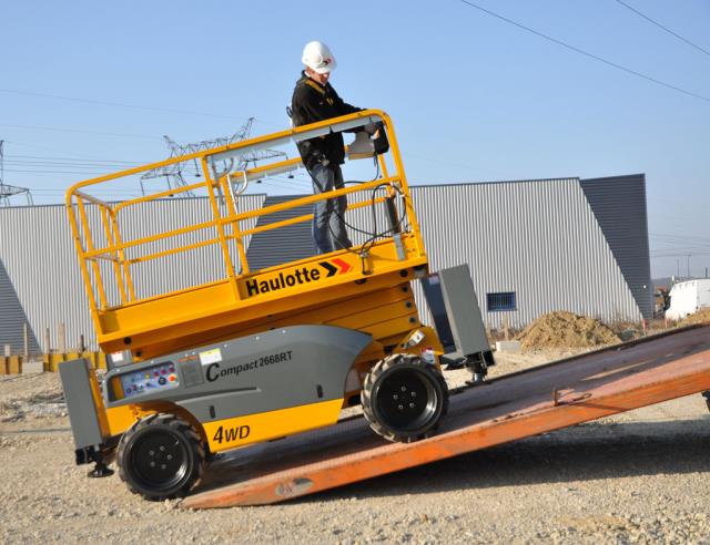 Where to find ROUGH TERRAIN SCISSOR LIFT, 26 4WD in Cleveland